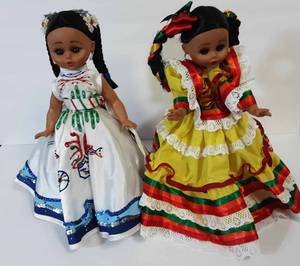 lot 11 image: Two Dolls with Stands