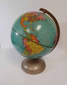 lot 23 image: Vintage Crams Universal 12 Globe
