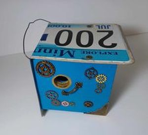 lot 58 image: Blue License Plate Bird House