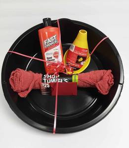 lot 77 image: Auto Care Set