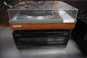 lot 22 image: Pioneer PD -F 1004 Compact disc player