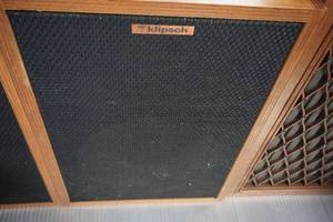 lot 27 image: 2 Klipsch speakers-15 w x 13 d x 22 t