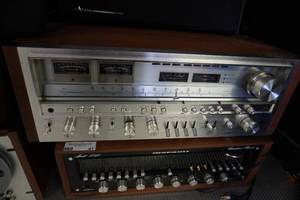 lot 42 image: Pioneer Stereo receiver-SX 1980
