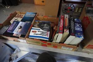 lot 50 image: 2 Flats of books