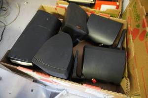 lot 52 image: Klipsch speakers-5