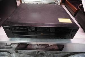 lot 72 image: Sony 5 Disc compact player CD3-325