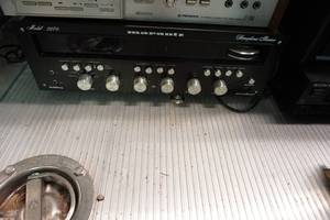 lot 79 image: Marantz Stereophonic receiver-Model 2270