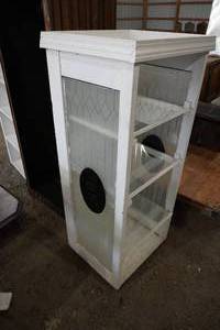 lot 11 image: White Wooden Shelf wglass inserts