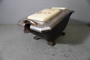 lot 49 image: Cast iron bed pan warmer winserts