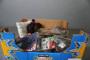 lot 50 image: Craft stencils, nests, misc fun craft items