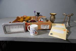 lot 54 image: Misc Craft items, concrete acorns