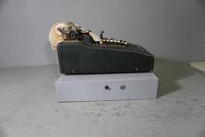 lot 68 image: Victor adding machine & cash drawer