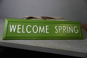 lot 84 image: Welcome Sign & aluminum mailing box