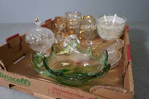 lot 92 image: Clear Glass dishes and bowls, Cream & Sugar
