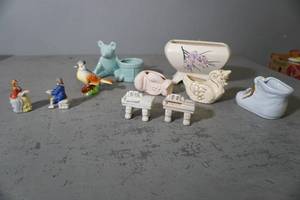 lot 95 image: McCoy planter, Relpo, Occupied Japan figures