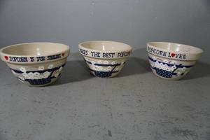 lot 102 image: 3) Robinson Ransbotten Stoneware bowls