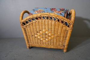 lot 12 image: Longaberger basket wflannel yardage