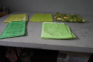 lot 112 image: Green fabric