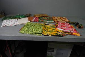 lot 113 image: Fabric with Food-Vegetable and fruit prints