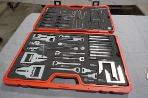 lot 214 image: Radio removal tool kit