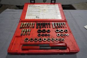 lot 225 image: Mac Tools 48 piece rethreading set