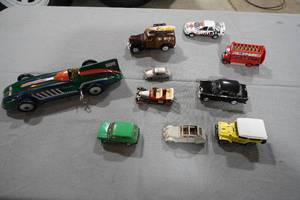 lot 262 image: Newer Tin windup car and assorted cars