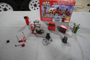lot 270 image: Mac Tools builder set with miniture shop tools