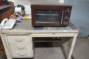 lot 30 image: Metal Desk, chair, Kenmore broiler oven