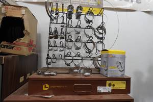 lot 44 image: Hose clamps and expansion plugs