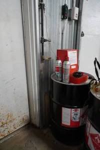 lot 54 image: Wurth Brake cleaner 14 barrel, filler & cans