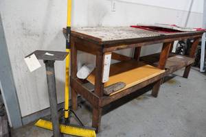 lot 58 image: Grinder stand, broom & 8 work bench