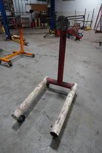 lot 74 image: Red Portable Engine stand