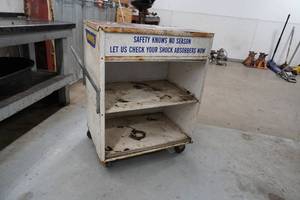 lot 88 image: Monroe roller metal cabinet
