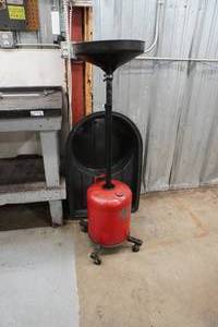 lot 92 image: Drain oil receiver  & drain tub
