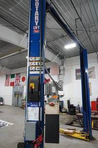 lot 100 image: Rotary 9000# Double post car hoist