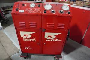lot 111 image: R 12 Recharger unit with tanks of R 12