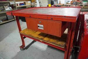 lot 112 image: Rolling disabling work bench wdrawer