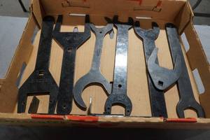 lot 147 image: FanWaterpump wrenches, Matco & more