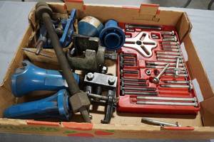 lot 161 image: Assorted pullers