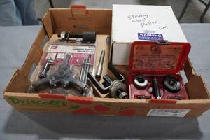 lot 163 image: Assorted pullers