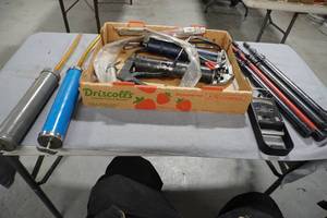 lot 169 image: Grease guns, oil suction, belt tensioner guage