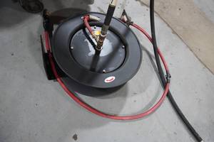 lot 189 image: Air hose and rewind reel