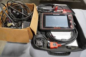 lot 209 image: Snap On Solus Edge scan tool & adaptors