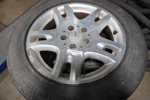 lot 344 image: 4) Continental tires and rims off Mercedes 2255516