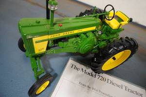 lot 348 image: Cast Model John Deere 720 Diesel, Wind Chimes & Small model John Deere tractors
