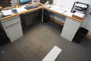 lot 350 image: Counter, L-Shaped desk and cubicle (nothing on top)