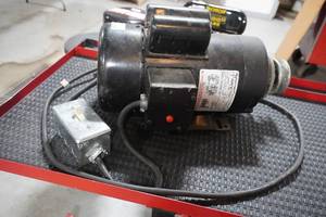 lot 338 image: 2 HP Northern Electric Motor Duel Voltage 3450 RPM