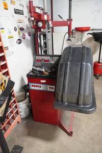 lot 3 image: Coats Direct Drive 700 Wheel Balancer