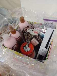 lot 14 image: Beauty Package in Gift Box