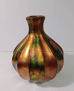 lot 25 image: Metallic Finish Vase